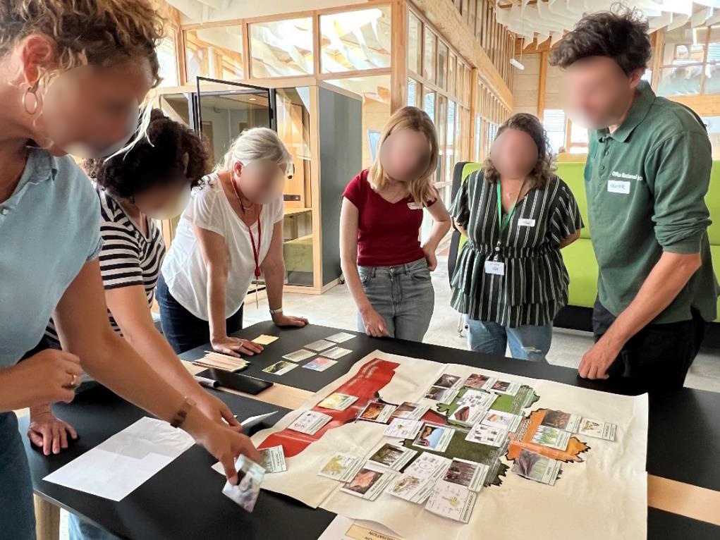 groupe autour de l'atelier sylva fresque